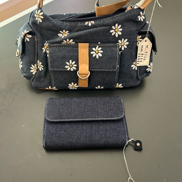 Denim Daisy purse with matching Wallet NWT - Picture 3 of 8